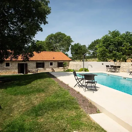 Holiday home The Poolside Stone House In