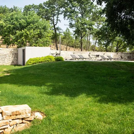 The Poolside Stone House In Holiday home *