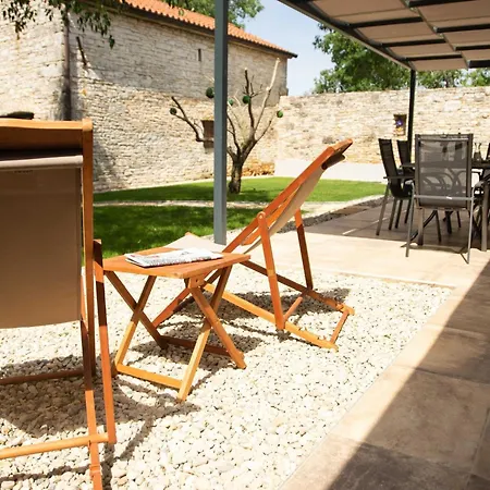 Holiday home The Poolside Stone House In